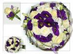 fialovo-bílá svatební kytice a korsáž z růží a eustom