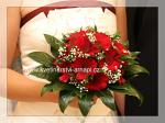 kulatá svatební kytice z červených gerber